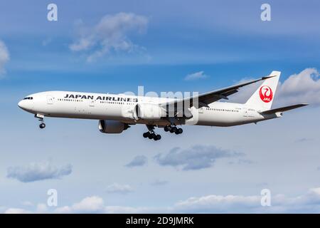 JAL ボーイング777-300ER JA737J 1/400 1/400 B777-300ER JAL 新鶴丸塗装 JA737J [BJE3007] ホーガン