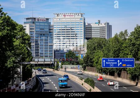 Essen, Ruhr area, North Rhine-Westphalia, Germany, city view with Evonik headquarters and A40 motorway. Stock Photo