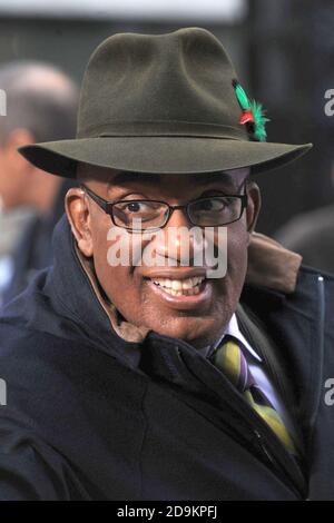 Manhattan, United States Of America. 24th Nov, 2008. NEW YORK - NOVEMBER 24: Al Roker watches Faith Hill performs on NBC's 'Today' at Rockefeller Center on November 24, 2008 in New York City People: Al Roker Credit: Storms Media Group/Alamy Live News Stock Photo