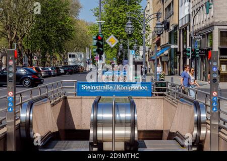 Duesseldorf, North Rhine-Westphalia, Germany, Koenigsalle, shopping street with few people in times of the corona pandemic with no contact. Stock Photo