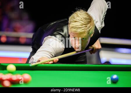MILTON KEYNES, UNITED KINGDOM. 06th Nov, 2020. Neil Robertson in action during Day 1 Semi-Finals of 2020 888Sport Champion of Champions Snooker at Marshall Arena on Friday, November 06, 2020 in MILTON KEYNES, ENGLAND. Credit: Taka G Wu/Alamy Live News Stock Photo