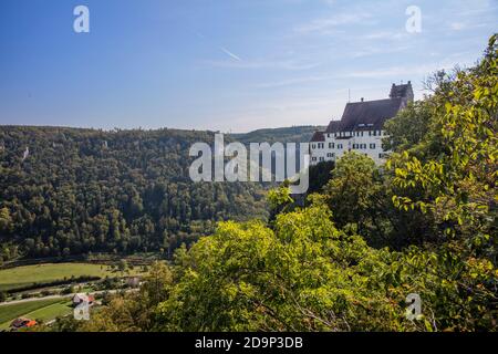 Germany, Baden-Wuerttemberg, Upper Danube Nature Park, breakthrough, valley, Werenwag Castle Stock Photo