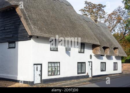 Thatched cottage, High Street, Melbourn, Cambridgeshire, England, United Kingdom