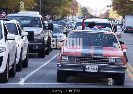 Washington, USA. 07th Nov, 2020. US people gathering on the street around White House to celebrate Joe Biden as President-Elect, today on November 07, 2020 in Washington DC, USA. (Photo by Lenin Nolly/Sipa USA) Credit: Sipa USA/Alamy Live News Stock Photo