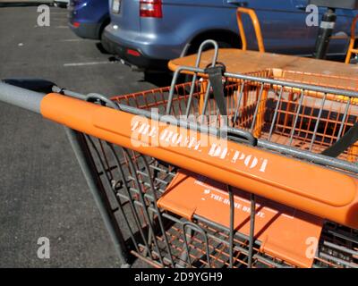 Close-up of shopping cart with logo for the Home Depot, San Ramon, California, October 17, 2020. () Stock Photo