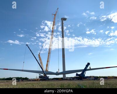 (201108) -- NUR-SULTAN, Nov. 8, 2020 (Xinhua) -- A Batch Of Turbine ...