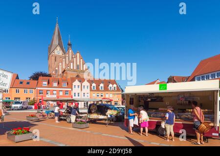 Barth: church St. Marien, square Markt, market, Ostsee (Baltic Sea), Mecklenburg-Vorpommern, Germany Stock Photo