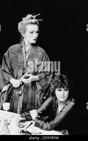 l-r: Lindsay Duncan (Lady Nijo), Gwen Taylor (Marlene) in TOP GIRLS by Caryl Churchill at the Royal Court Theatre, London  SW1  01/09/1982   set design: Peter Hartwell  costumes: Pam Tait  lighting: Robin Myerscough-Walker  director: Max Stafford-Clark Stock Photo