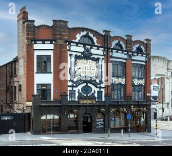 The Crown Hotel - public house - Lime Street, Liverpool, Merseyside, England, UK. Stock Photo