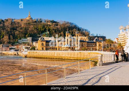 Promenade and beach of La Concha. San Sebastian, Gipuzkoa, Donostialdea, Basque Country, Spain, Europe Stock Photo