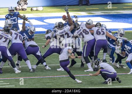 Baltimore Ravens holder Sam Koch during the NFL football team's training  camp, Monday, Aug. 3, 2009, in Westminster, Md. (AP Photo/Rob Carr Stock  Photo - Alamy