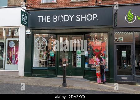 Windsor, Berkshire, UK. 7th November, 2020. The Body Shop is temporarily closed during lockdown. Windsor was much busier today on the third day of the new Covid-19 Coronavirus lockdown. A lot more shops and cafes were open than during the first lockdown. Credit: Maureen McLean/Alamy Stock Photo