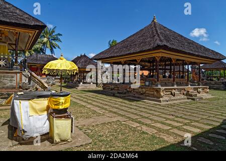 Pejeng, Bali, Indonesia. 24th May, 2019. Courtyard of the Hindu temple Pura Penataran Sasih in the village of Pejeng, Bali. Stock Photo