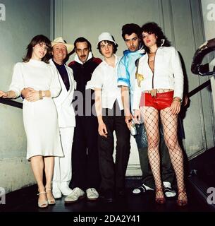 Chilly Gonzales Pre-tirement show backstage photo festuring  Feist, Louie Austen, Chilly Gonzales, Taylor Savvy, Mocky and  Peaches. 27th April 2003, Astoria 2, London, England, United Kingdom. Stock Photo