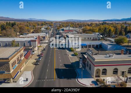 SUSANVILLE, CALIFORN, UNITED STATES - Nov 04, 2020: A quaint view down Main Street, also labelled Highway 36, in Susanville, California. Stock Photo