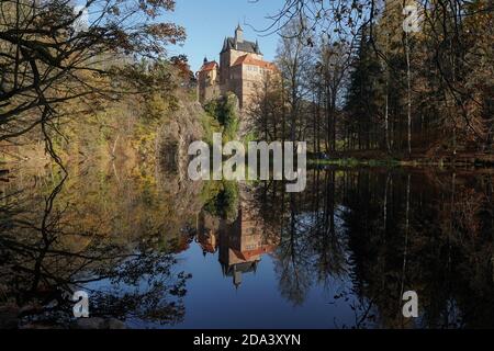 Kriebstein, Germany. 08th Nov, 2020. View of Kriebstein Castle, built in the 14th century from 1384 in the municipality of the same name in Kriebstein on the river Zschopau in Saxony. Credit: Peter Endig/dpa-Zentralbild/ZB/dpa/Alamy Live News Stock Photo