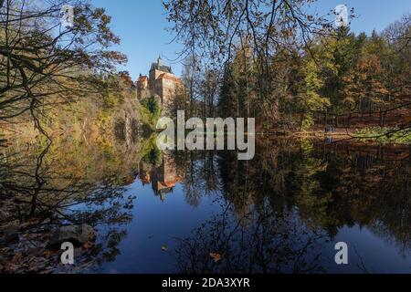 Kriebstein, Germany. 08th Nov, 2020. View of Kriebstein Castle, built in the 14th century from 1384 in the municipality of the same name in Kriebstein on the river Zschopau in Saxony. Credit: Peter Endig/dpa-Zentralbild/ZB/dpa/Alamy Live News Stock Photo