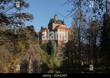 Kriebstein, Germany. 08th Nov, 2020. View of Kriebstein Castle, built in the 14th century from 1384 in the municipality of the same name in Kriebstein on the river Zschopau in Saxony. Credit: Peter Endig/dpa-Zentralbild/ZB/dpa/Alamy Live News Stock Photo