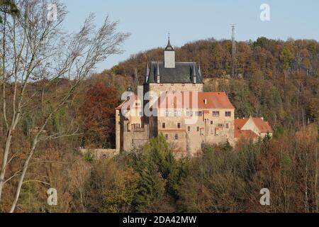 Kriebstein, Germany. 08th Nov, 2020. View of the castle Kriebstein, built in the 14th century from 1384 in the municipality of the same name Kriebstein in Saxony. Credit: Peter Endig/dpa-Zentralbild/ZB/dpa/Alamy Live News Stock Photo