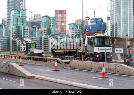 Construction work on the vauxhall bridge, london, uk Stock Photo