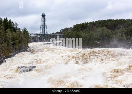 The Saint-Maurice river at the Shawinigan devil's hole during the spring floods, Quebec, Canada. Stock Photo