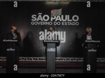 Sao Paulo, Sao Paulo, Brasil. 10th Nov, 2020. (INT) Press conference on CORONAVAC, Covid-19 vaccine and suspension of its clinical test. November 10, 2020, Sao Paulo, Brazil: Dimas Covas director of the Butantan Institute explains that he was surprised, on Monday night, with the decision of the National Health Surveillance Agency (Anvisa) and that he is investigating in detail what happened with the progress of the clinical studies of Coronavac. Butantan also informs that it is at the disposal of the Brazilian regulatory agency to provide all necessary clarifications regarding any adverse e Stock Photo