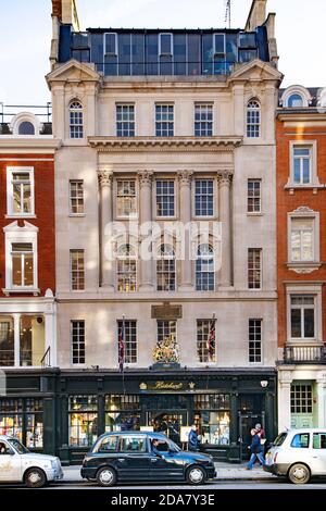 Hatchards is a branch of Waterstones, and claims to be the oldest bookshop in the United Kingdom, founded on Piccadilly in 1797 by John Hatchard. Stock Photo