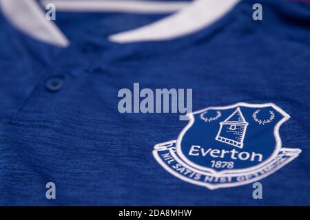 Everton badge on the front of a replica 2018 - 2019 home shirt Stock Photo