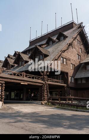 Old Faithful Lodge, Yellowstone National Park. Wyoming, USA Stock Photo -  Alamy