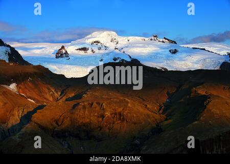 Hvannadalshnukur Peak (2110m), highest mountain in Iceland, Europe Stock Photo