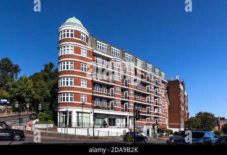 Palace Court, Finchley Road, Hampstead. London, England, UK. Stock Photo