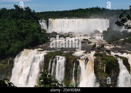 Foz do Iguaçu, Brazil. 16th February, 2017. View of 'Salto Rivadavia' (top), 'Salto Tres Mosqueteros' (bottom) and 'Salto Dos Mosqueteros' waterfalls at Iguazu National Park in Argentina, viewed from the Brazilian side, Iguaçu National Park, Parana State, Brazil.