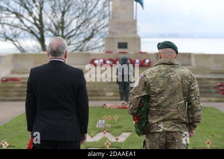 Southend-on-Sea Essex, UK. 11th Nov, 2020. Public and ex servicemen meet to commemorate the armistice at the Southend on Sea war memorial in Essex Credit: MARTIN DALTON/Alamy Live News Stock Photo