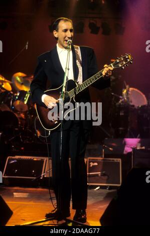 Pete Townshend of Pete Townshend's Deep End performing live at a 'White City' tour at Brixton Academy. London, November 2nd, 1985 | usage worldwide Stock Photo