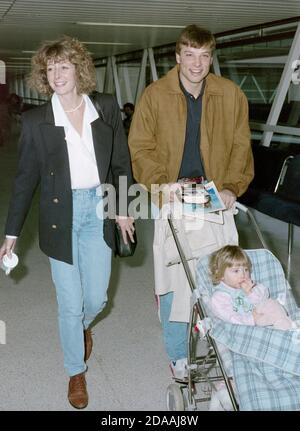 Colin Cowdrey and his wife Penny Chiesman with thier baby daughter Carorlyn  and son christopher 1961 1961 Stock Photo - Alamy