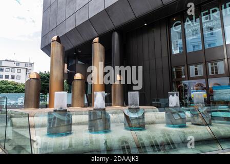 Hamburg, Germany - August 21, 2019: Modern fountain at the entrance to the headquarters of the Deutsche Bundesbank of Mecklenburg-Vorpommern and Schle Stock Photo