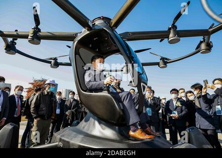 Seoul, South Korea. 11th Nov, 2020. Guest experience drone taxis at the transport ministry's event to test an unmanned air taxi service in Yeouido, western Seoul, for the commercialization of urban air mobility services in 2025. Credit: Ryu Seung-Il/ZUMA Wire/Alamy Live News Stock Photo