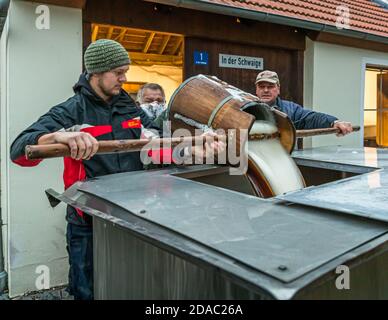 The house brewers collect their original wort from the Zoigl brewery in their own tanks in Falkenberg, Germany Stock Photo