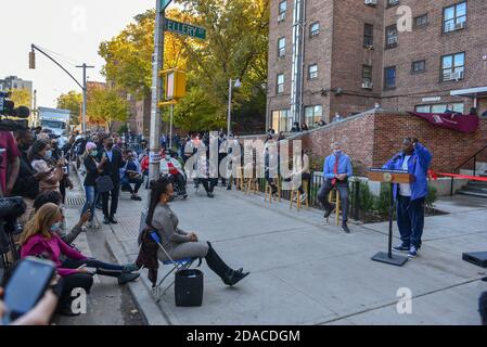 Tracy Morgan delivers remarks at the opening of the Marcy Houses Community Center on November 6, 2020 in Brooklyn, New York. Stock Photo