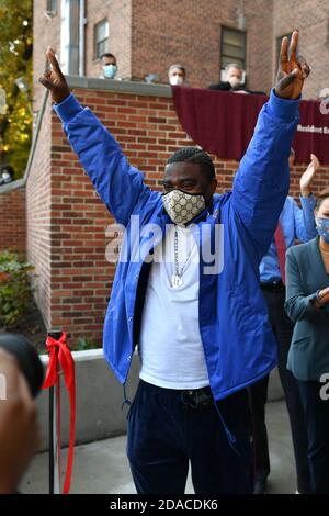 Tracy Morgan delivers remarks at the opening of the Marcy Houses Community Center on November 6, 2020 in Brooklyn, New York. Stock Photo