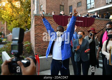 Tracy Morgan delivers remarks at the opening of the Marcy Houses Community Center on November 6, 2020 in Brooklyn, New York. Stock Photo