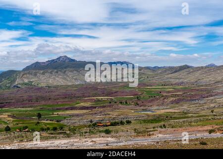 The Maragua syncline in the agricultural landscape in the Maragua region, Departemento Sucre, Cordillera Central, Andes, Bolivia, Latin America Stock Photo