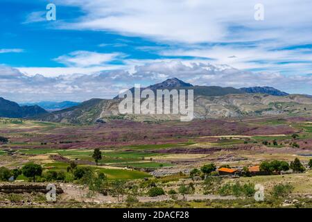 The Maragua syncline in the agricultural landscape in the Maragua region, Departemento Sucre, Cordillera Central, Andes, Bolivia, Latin America Stock Photo