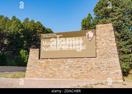 Entrance sign to Mount Rushmore National Memorial in the Black Hills of South Dakota Stock Photo