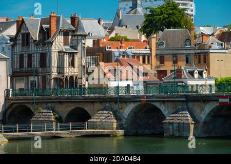 France,Cher (18), Vierzon, Voltaire bridge, old half-timbered house and the Berry canal Stock Photo