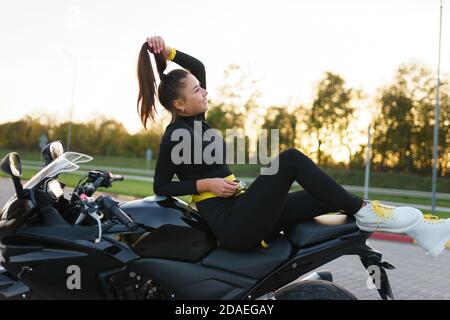 Outlets RESERVED FOR BIKERGIRL