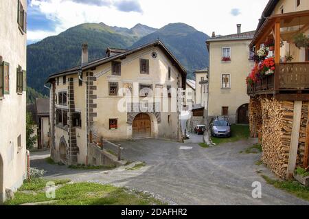 Traditional house in the ancient and small village of Ardez, Scuol municipality, Engadin valley, Graubunden canton, Switzerland, Europe Stock Photo