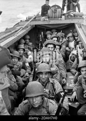 American troops on board a landing craft heading for the beaches at Oran in Algeria during Operation 'Torch', November 1942. Stock Photo