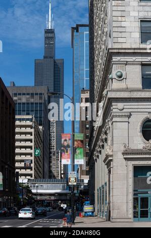 looking up West Adams Street from Michigan Avenue to the Willis Tower Stock Photo
