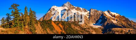 Mt Shuksan in the Cascade range, North Cascades National Park, in Whatcom County, Washington State Stock Photo